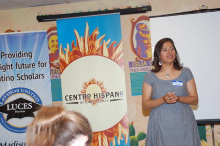 Grisel Tapia delegada de la escuela bilingüe Nuestro Mundo Community School. 