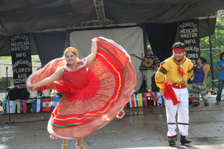 Demostración del baile típico de Puebla