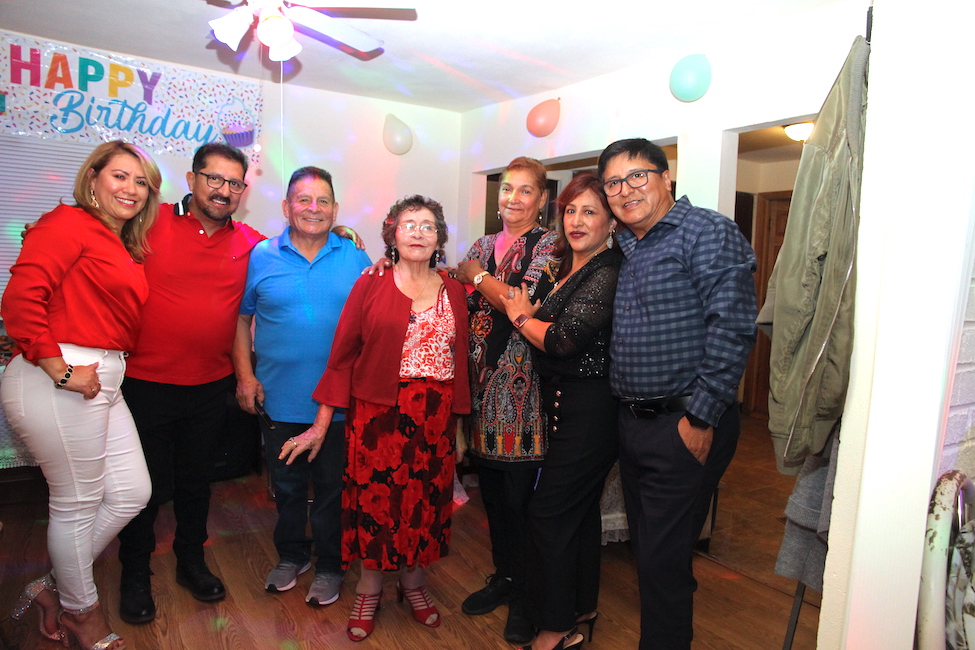 <strong>Gladys J. Viscarra celebra su cumpleaños rodeada de familiares y amigos en Madison</strong>