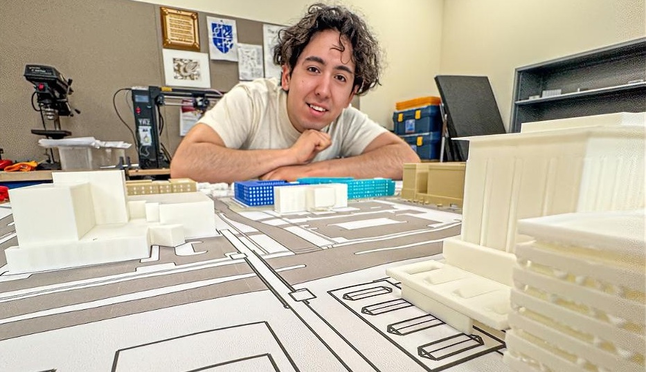 Más que un Modelo 3D: El Legado de Sergio Pérez en la Comunidad de Madison