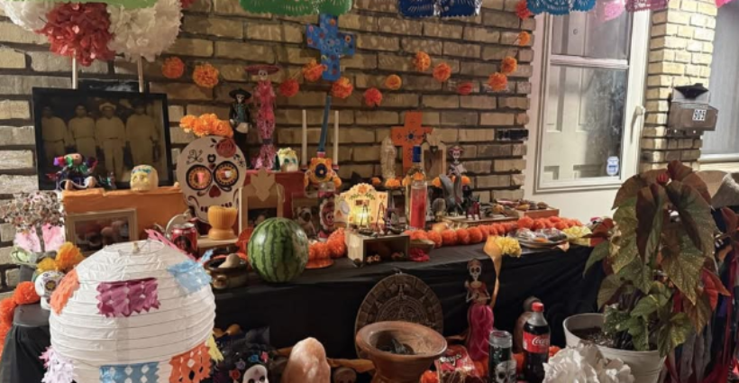 <strong>Un Vibrante Altar del Día de los Muertos Florece en el Oeste de Madison</strong>