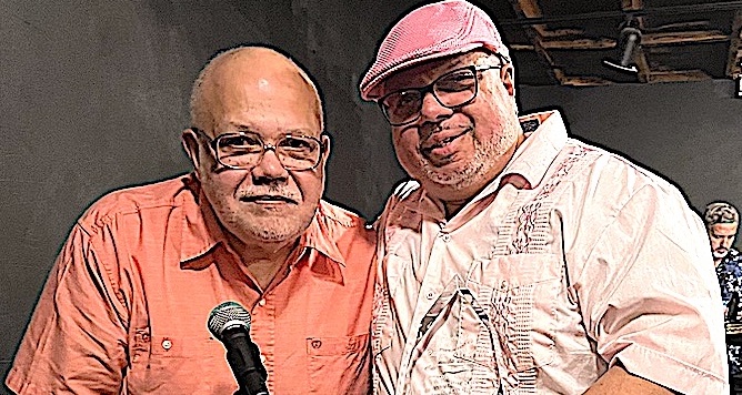 Músico Carmelo Saez Reconocido por 18 Años de Dirección Musical en Grupo Candela