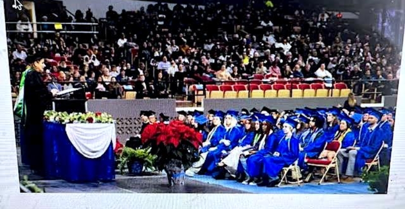 <strong>Sueños cumplidos: más de 1,300 estudiantes celebran su graduación en Madison College</strong>