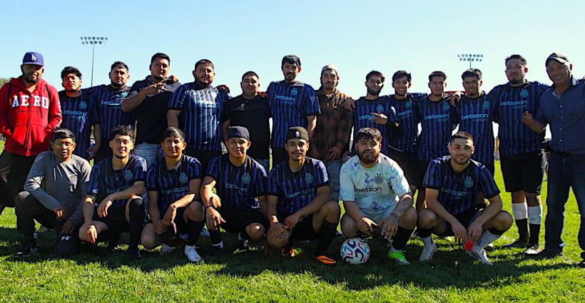 !<strong>Arden las canchas de Madison! La Liga de Latinos y Latinas Corona a sus campeones este domingo.</strong>
